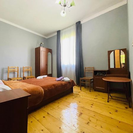 Guesthouse Am Museum Mestia Ngoại thất bức ảnh