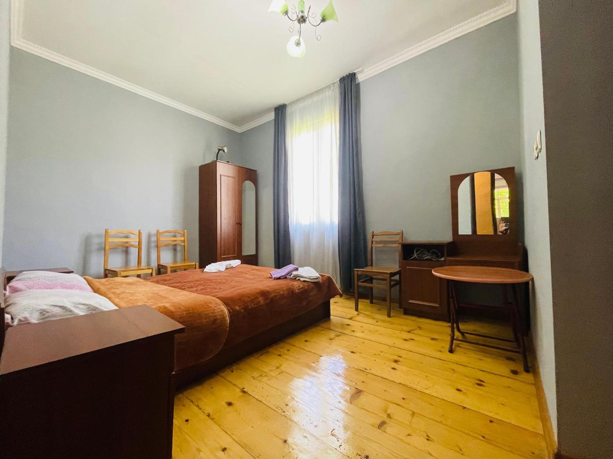 Guesthouse Am Museum Mestia Ngoại thất bức ảnh