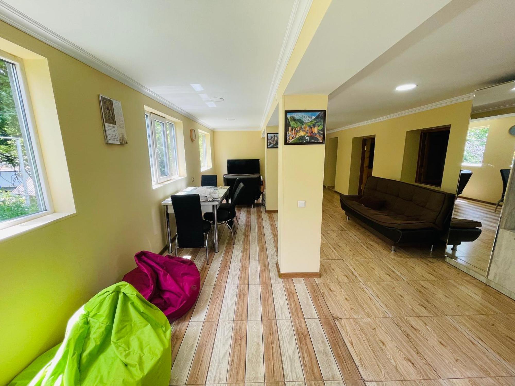 Guesthouse Am Museum Mestia Ngoại thất bức ảnh