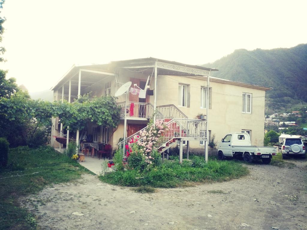 Guesthouse Am Museum Mestia Ngoại thất bức ảnh
